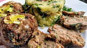 Zapečené masové kuličky se špenátem a mozzarellou