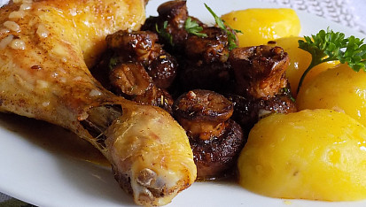 Opečené houby s česnekem a bazalkou