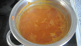 Polévka s rajčaty a červenou čočkou II.