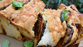 Trhací pizza (Pizza plumcake)