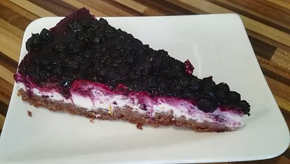 Tvarohový dort s lesním ovocem (tvarohový cheesecake)