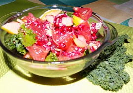 Ovocný salát s kadeřávkem