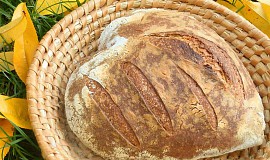 Světlý pšenično-žitný chléb (list)