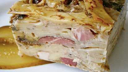 Zapečené nudle s houbami a uzeným