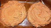 Celozrnný koláč z batátového těsta s červenou řepou a sýrem