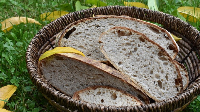 Celozrnný kvasový chléb