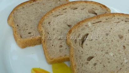 Celozrnný sendvičový chléb