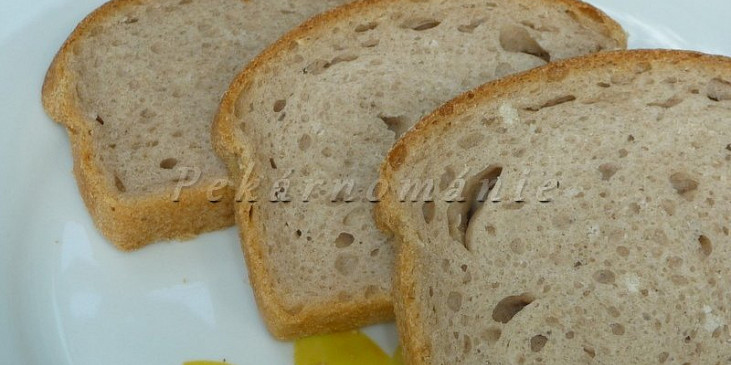 Celozrnný sendvičový chléb