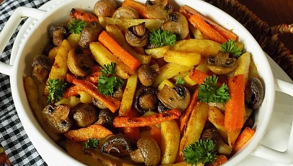 Barevné hranolky, pečené se žampiony