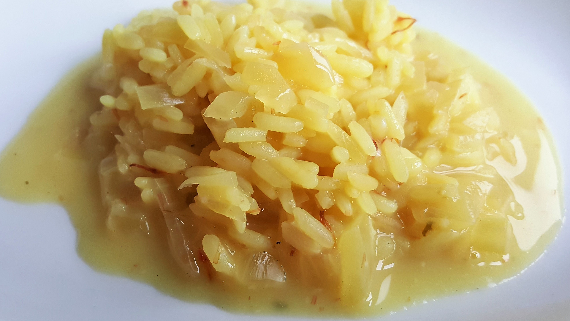 Krémové šafránové rizoto se sýrem (bez tuku)