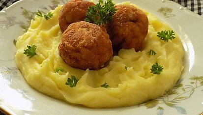Kuřecí šlehané koule plněné sýrem