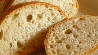 Pšeničné kváskové bulky se sezamem