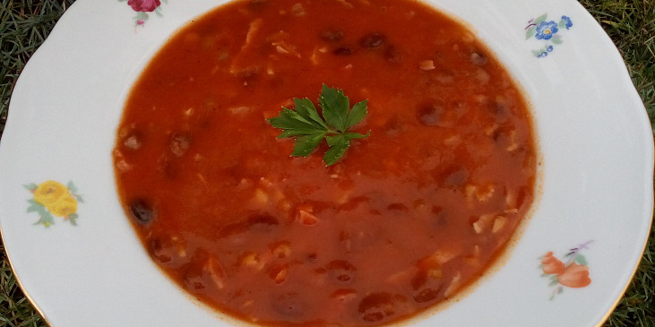 Rajská polévka s fazolemi