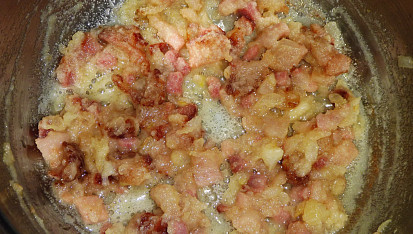 Slovenská polévka šajtlava, cibuľovo slaninová zásmažka