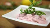 Vajíčkový salát s červenou řepou