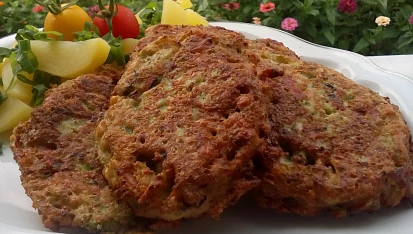 Brokolicové placičky (z nevařené brokolice) se sýrem