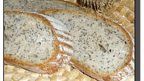 Kvasový chléb s mákem a sýrem