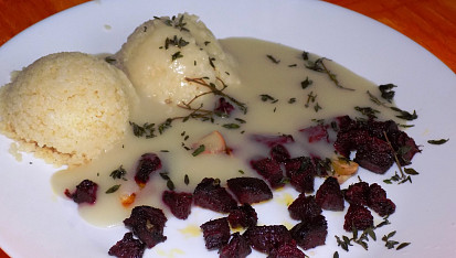 Pečená červená řepa s tymiánovou omáčkou