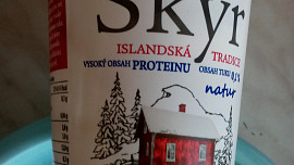 Skyr- okurkový salát