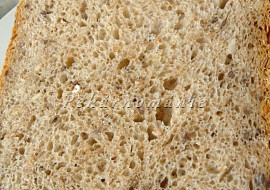 Zrníčkový kvasový chléb z DP