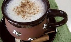 Bílá čokoláda se skořicí - teplý nápoj