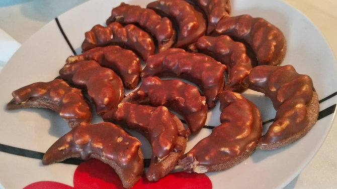 Karamelové měsíčky s čokoládou