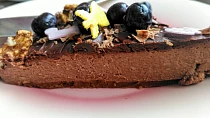 Nepečený čokoládovo-karamelový cheesecake