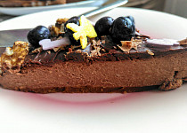 Nepečený čokoládovo-karamelový cheesecake