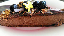 Nepečený čokoládovo-karamelový cheesecake