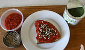 Pečená pomazánka z dýně a červené řepy (Pomazánka zasypaná semínky a zelenou směsí)