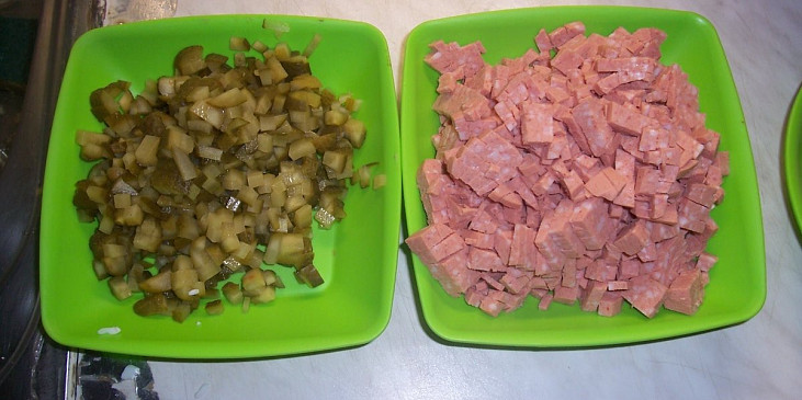 Severočeský  salát bramborový (okurky a Gothaj)