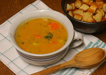 Zimní polévka z mrkve a červené čočky