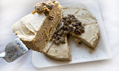 Arašídový cheesecake s karamelovými pekany