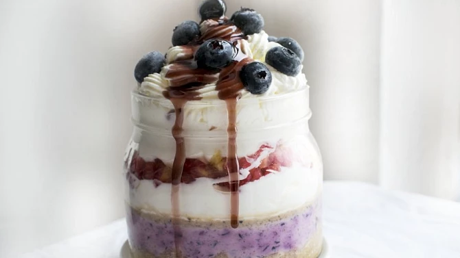 Borůvkový cheesecake ve skle