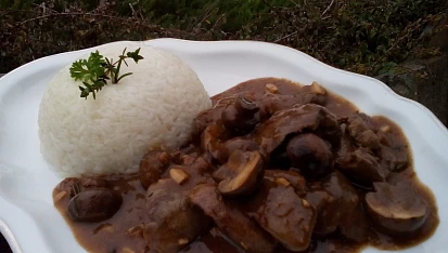 Bylinková játrová omáčka se žampiony