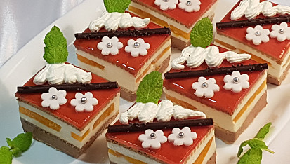Dvojbarevné čokoládové kostky ze sušenek s banánem, Tentokrát s ovocem khaki