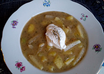 Kedlubnová polévka (nejen) s bramborem