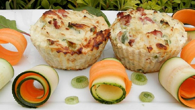 Květákové muffiny s uzeným masem a sýrem, Květákové muffiny s uzeným masem a sýrem