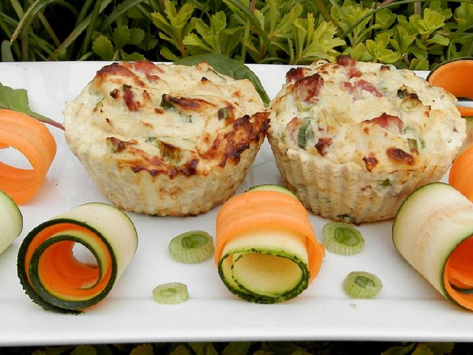 Květákové muffiny s uzeným masem a sýrem, Květákové muffiny s uzeným masem a sýrem