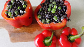 Papriky plněné černou čočkou