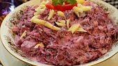 Salát z červeného sterilovaného zelí