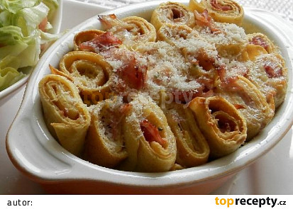 Slané palačinky zapečené se šunkou a italským sýrem