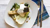 Smažený losos s pak choi