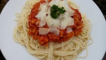Zeleninové ragú s červenou čočkou à la bolognese