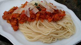 Zeleninové ragú s červenou čočkou à la bolognese