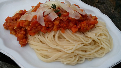 Zeleninové ragú s červenou čočkou à la bolognese