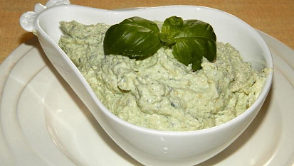 Bazalková pomazánka s uzeným tofu, Bazalková pomazánka s uzeným tofu