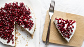 Cheesecake s granátovým jablkem