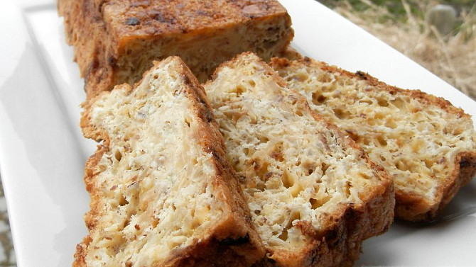 Cibulový chlebíček se sýrem (bez mouky), Cibulový chlebíček se sýrem ( bez mouky )