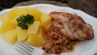Cottage kapsy se sušenými rajčaty